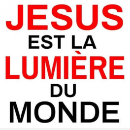 "Autocollant : J&eacute;sus est la lumip&egrave;re du monde" carr&eacute; 7,5 cm
